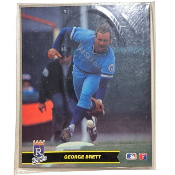 1990 Major League Baseball George Brett MLB Action Photos Series 1 - SEALED - Picture 1 of 3